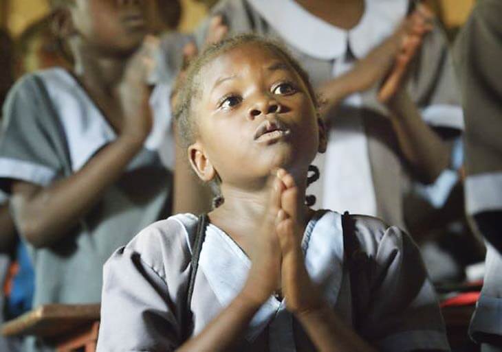 South Sudan girl praying for peace