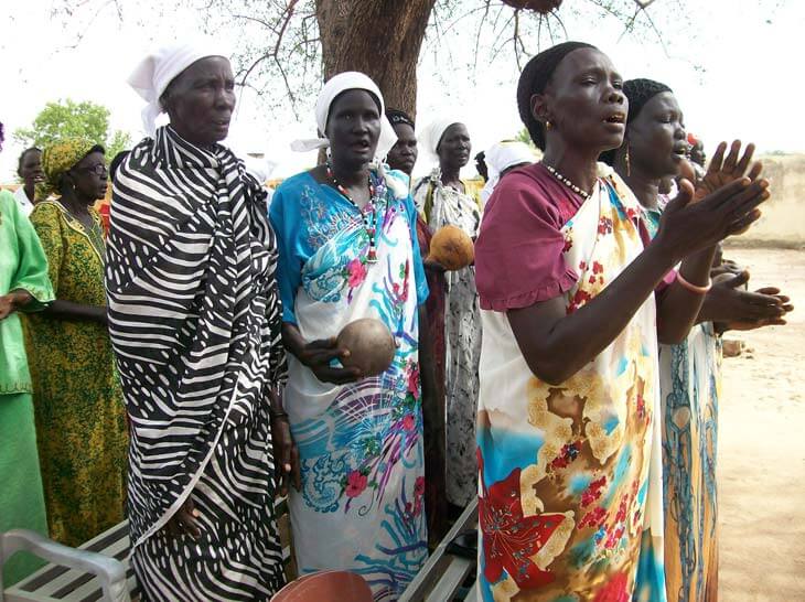 South Sudan women praying for peace