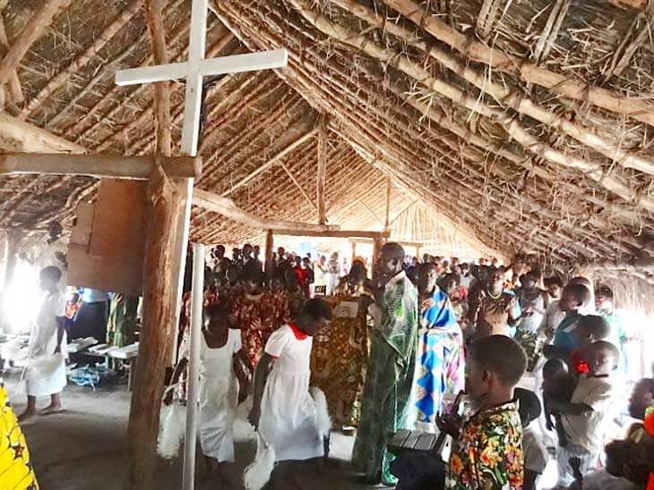 mass in Makpundu, South Sudan refugee camp